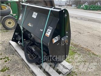 John Deere RT52 الكاسحات وقلابات التربة ذات المحركات