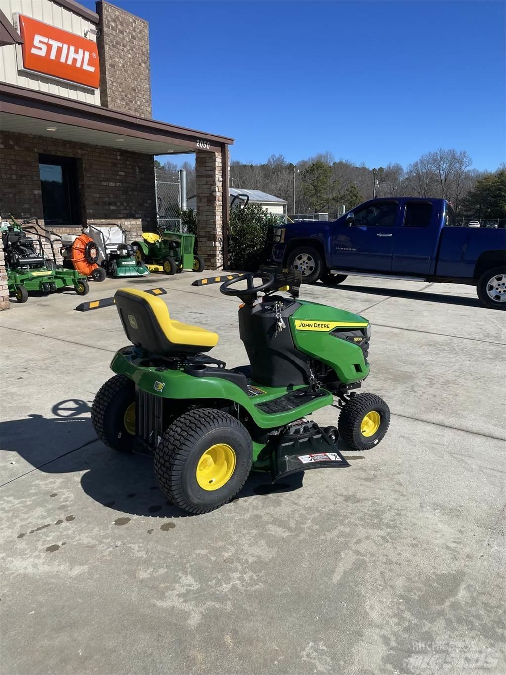 John Deere S100 ركوب الحشائش