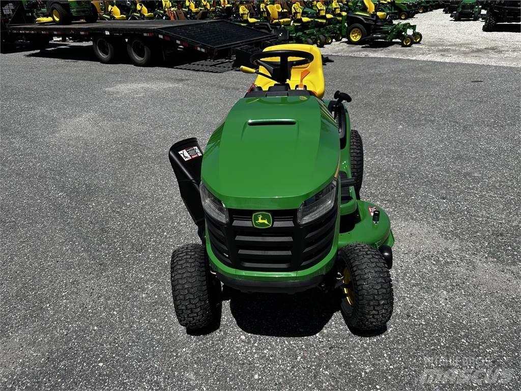 John Deere S100 ركوب الحشائش