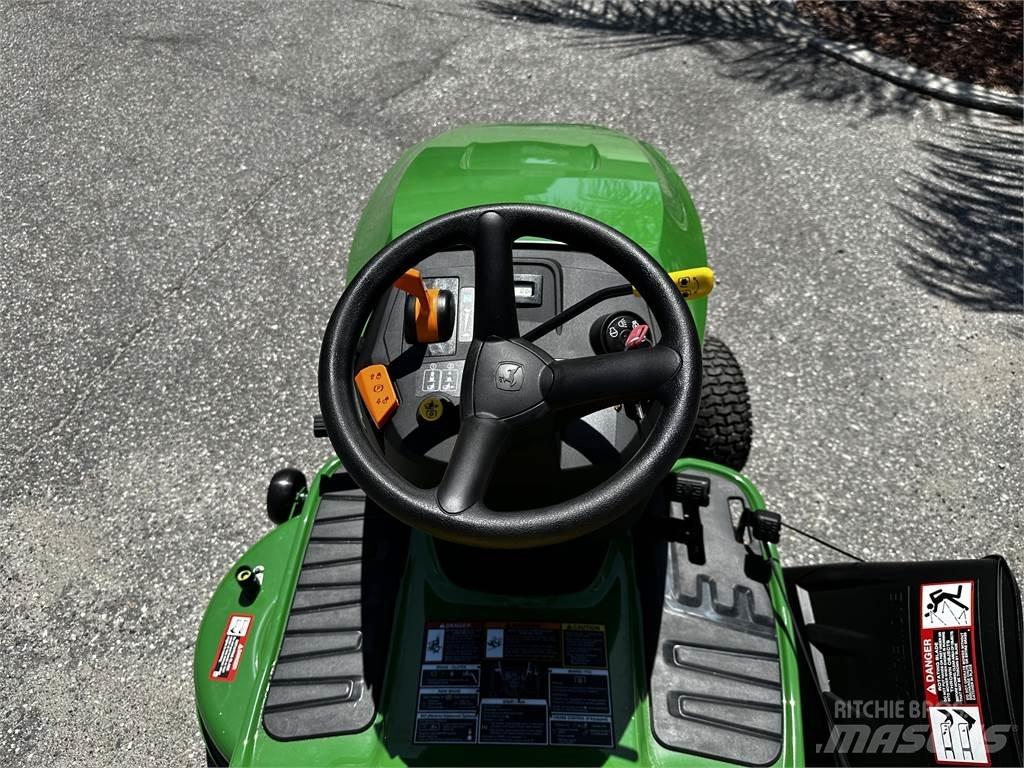 John Deere S100 ركوب الحشائش