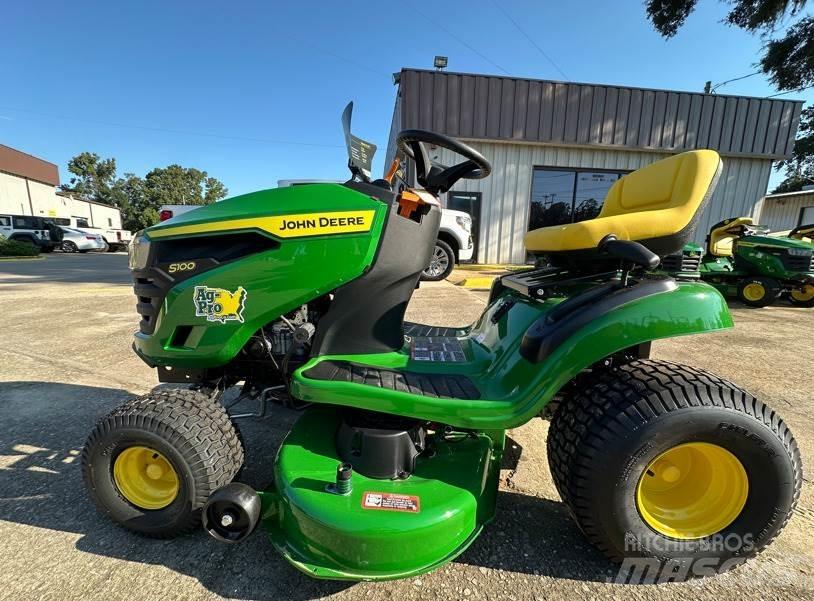 John Deere S100 ركوب الحشائش