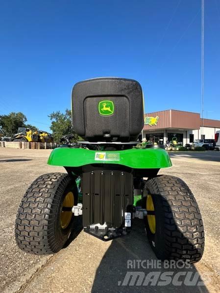 John Deere S100 ركوب الحشائش