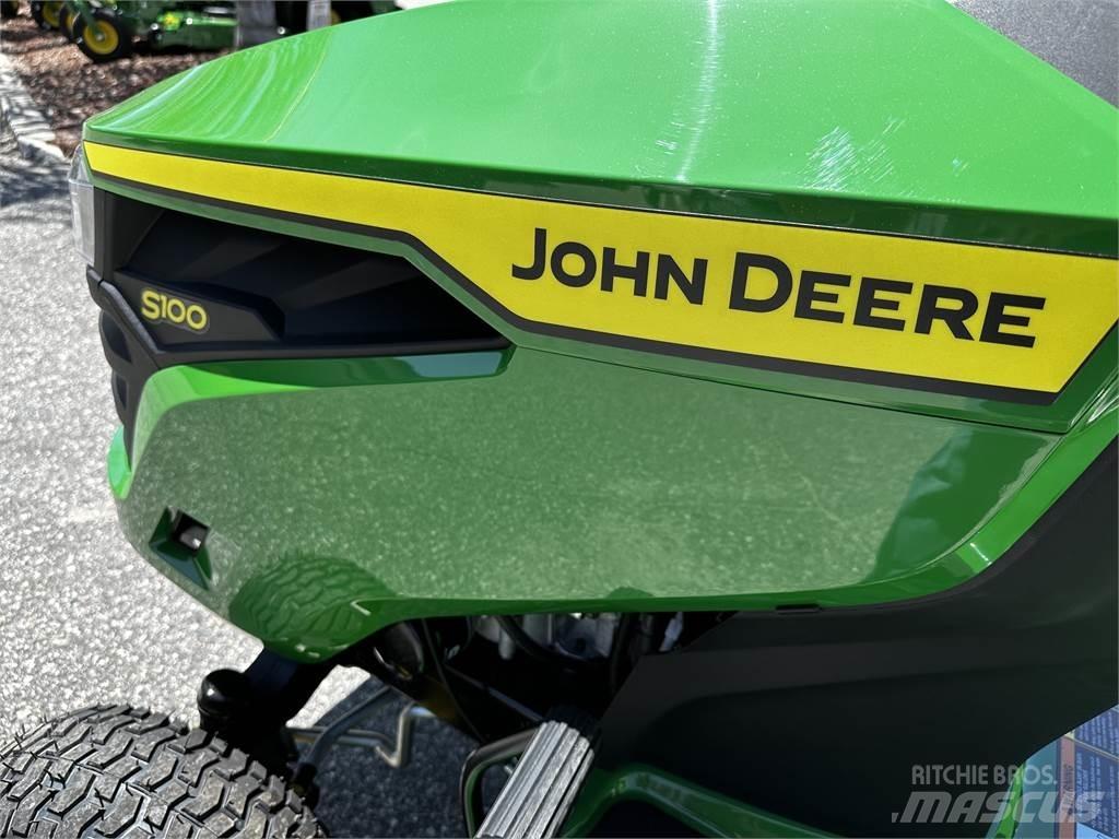 John Deere S100 ركوب الحشائش