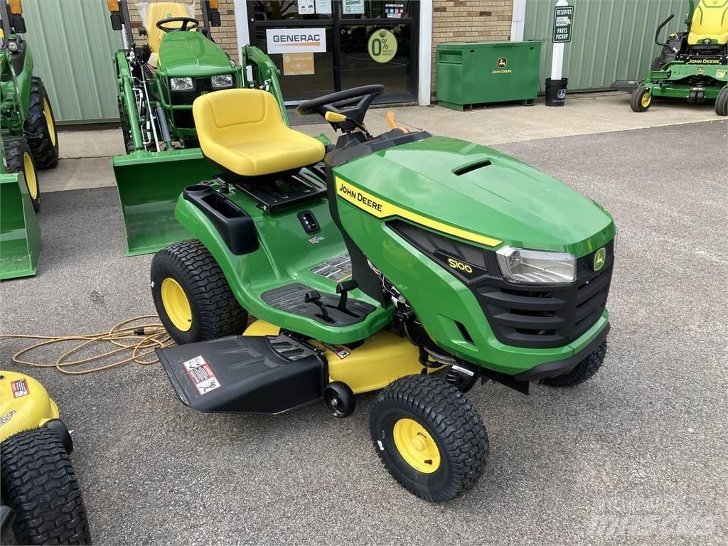 John Deere S100 ركوب الحشائش