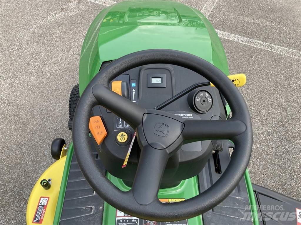 John Deere S100 ركوب الحشائش