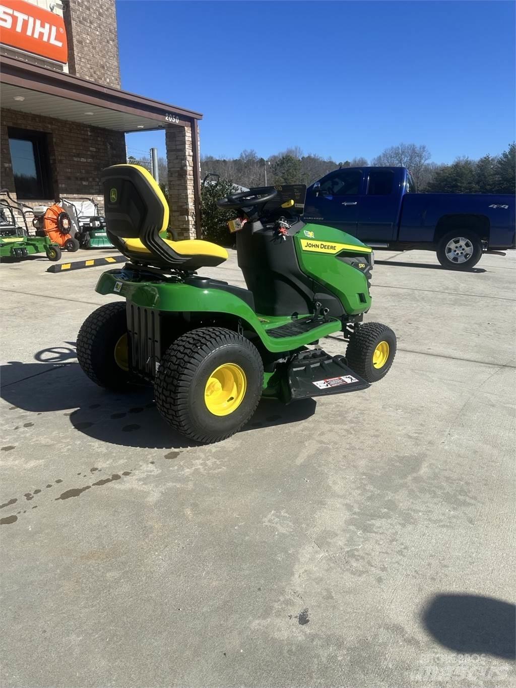 John Deere S110 ركوب الحشائش