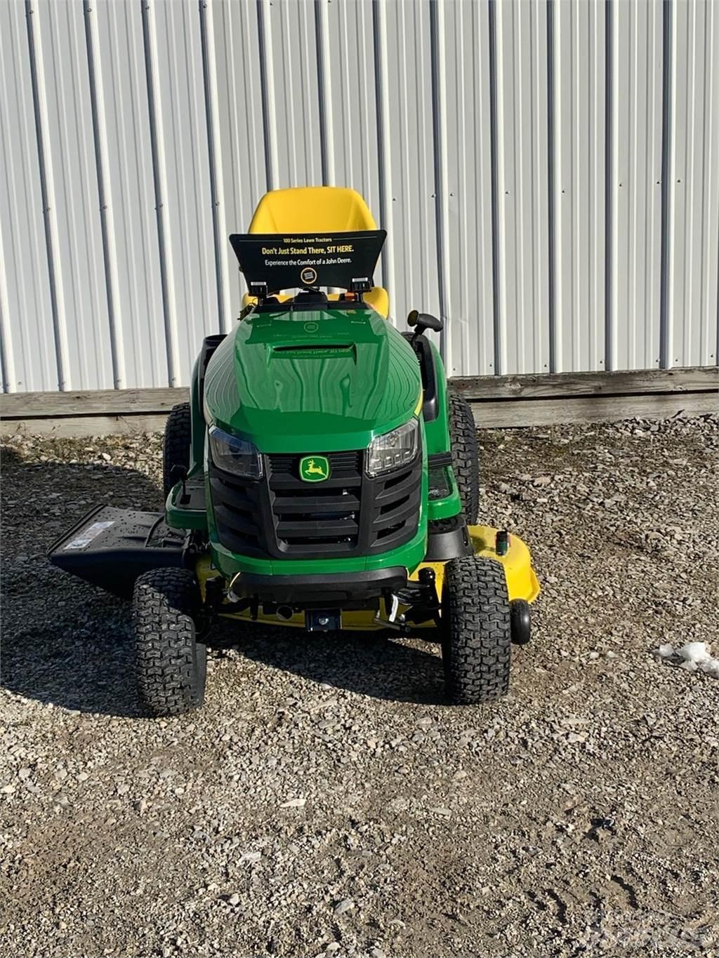 John Deere S110 ركوب الحشائش