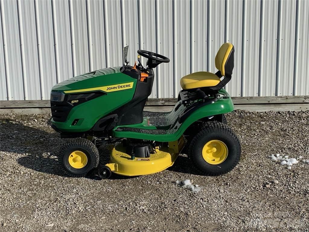 John Deere S110 ركوب الحشائش