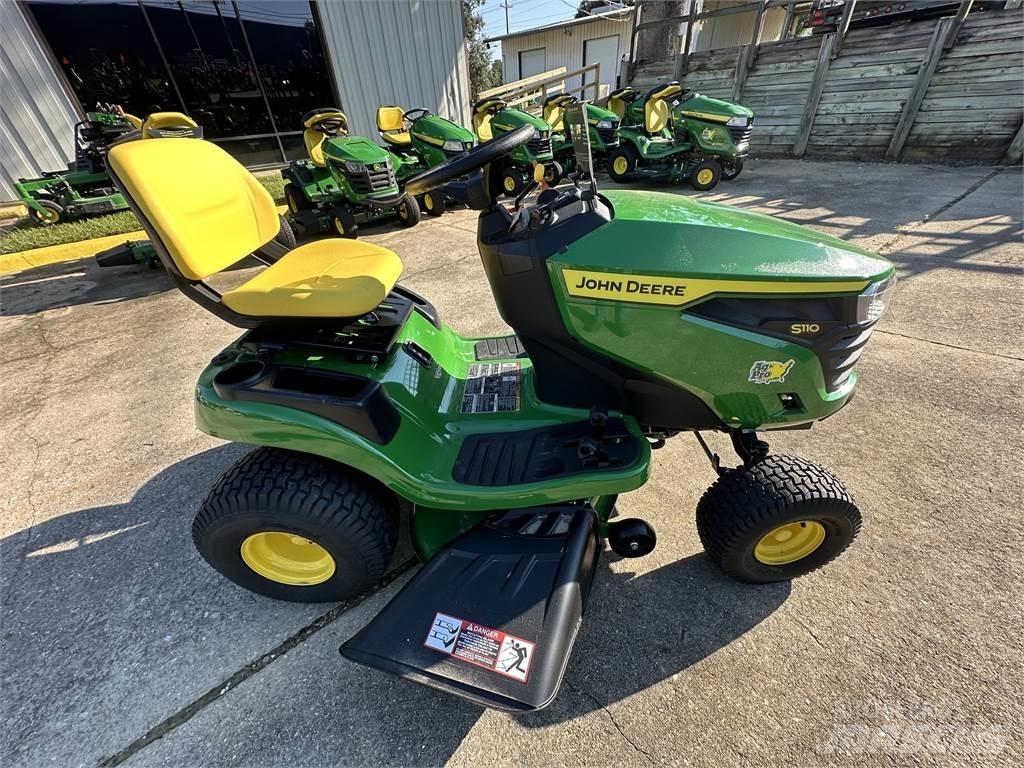 John Deere S110 ركوب الحشائش