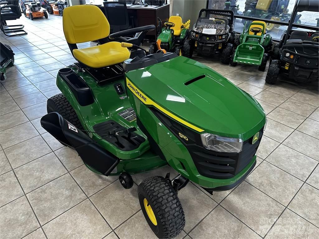 John Deere S110 ركوب الحشائش