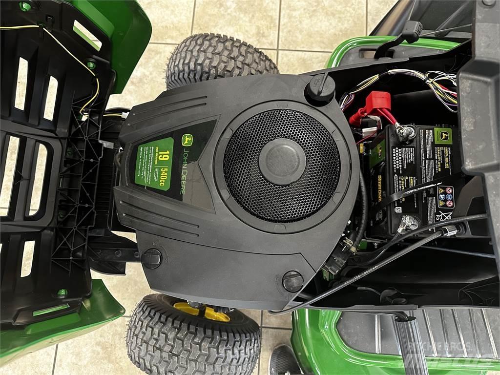John Deere S110 ركوب الحشائش