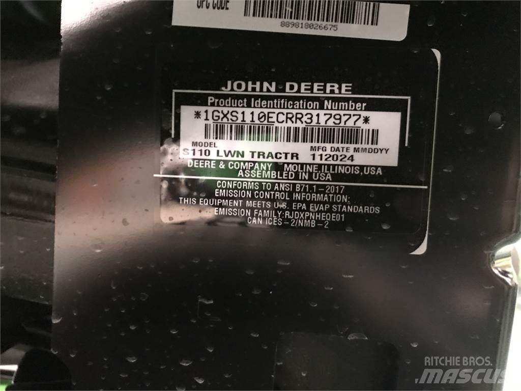 John Deere S110 ركوب الحشائش