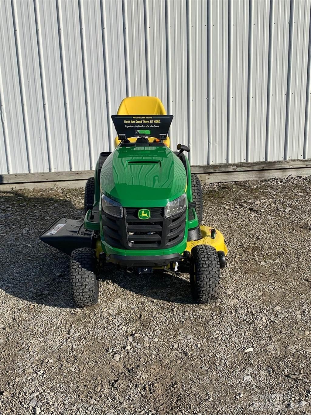 John Deere S120 ركوب الحشائش