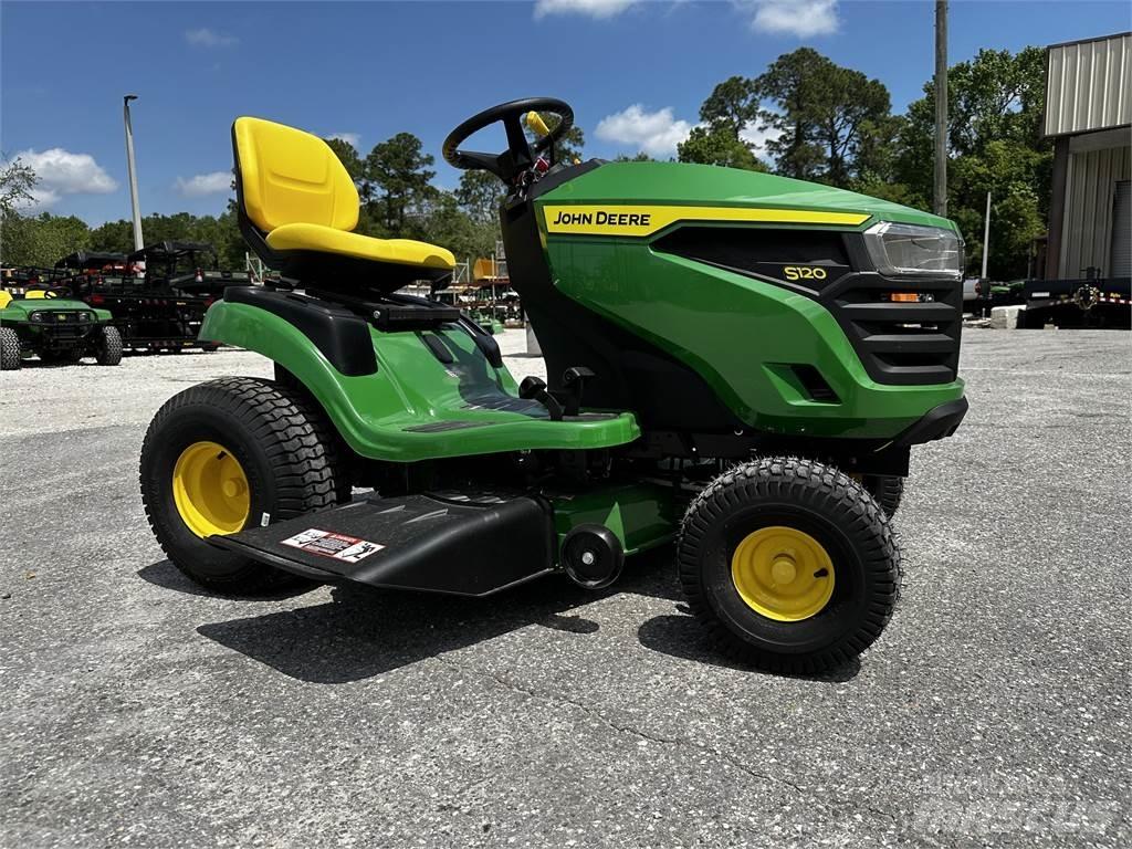 John Deere S120 ركوب الحشائش