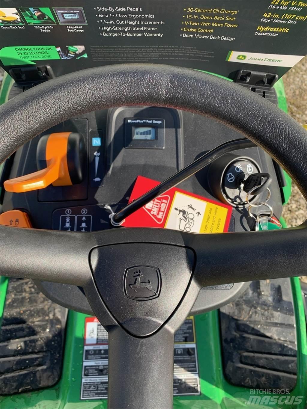 John Deere S120 ركوب الحشائش