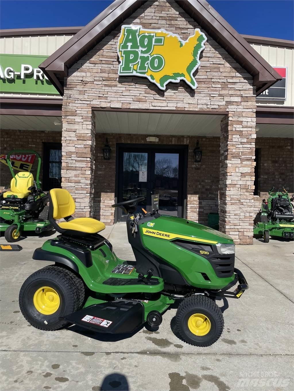 John Deere S130 ركوب الحشائش