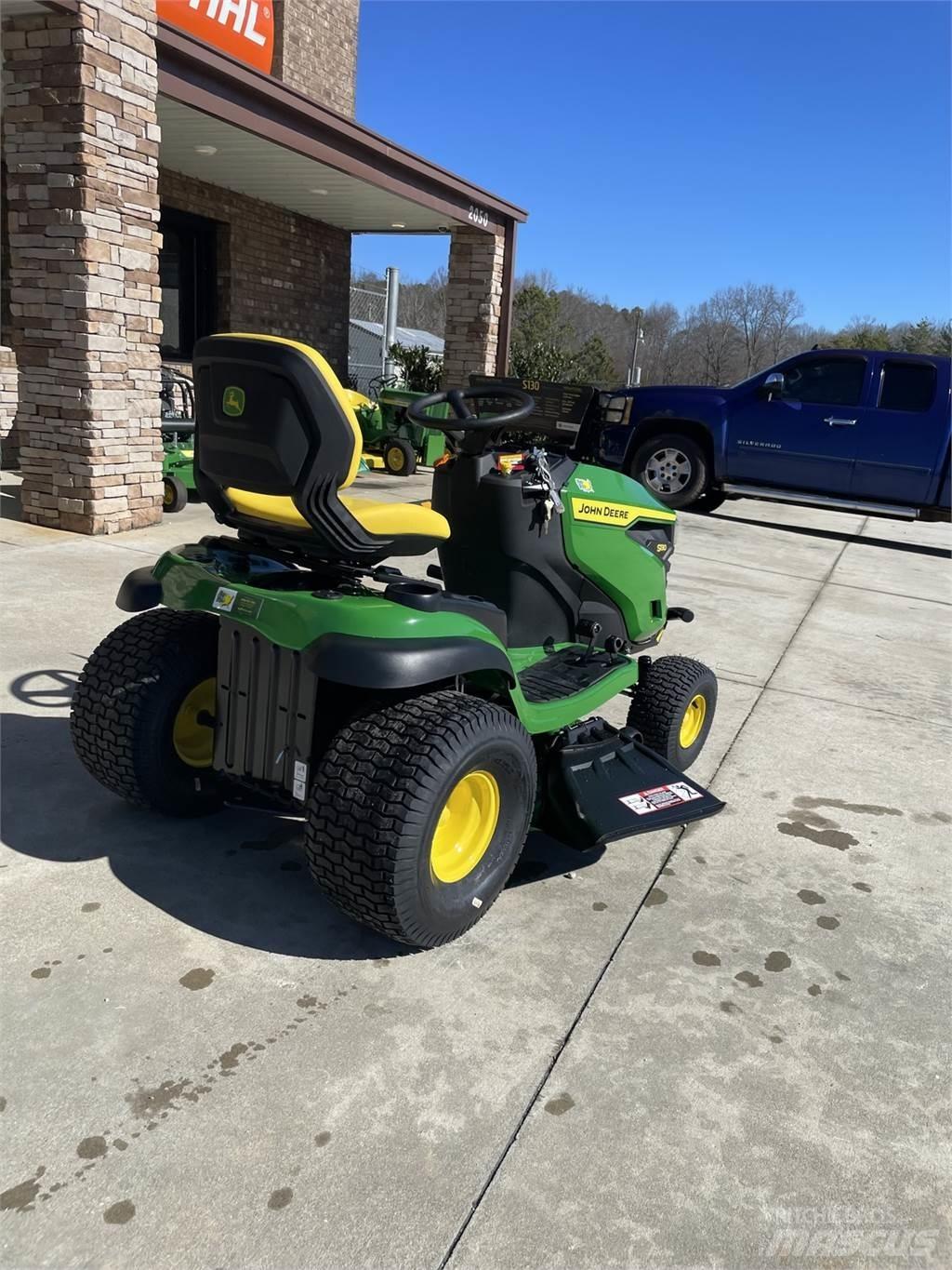 John Deere S130 ركوب الحشائش