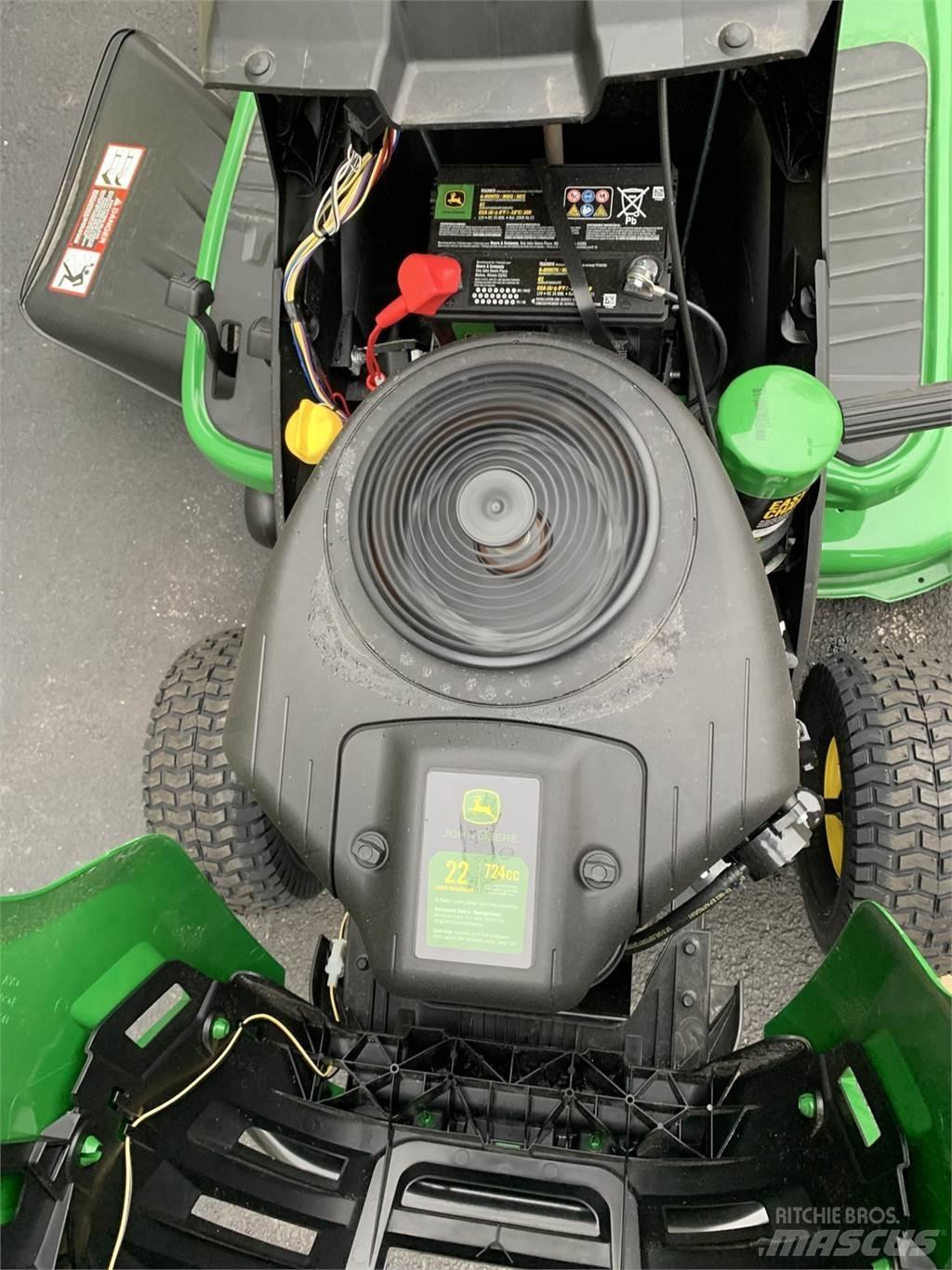 John Deere S130 ركوب الحشائش