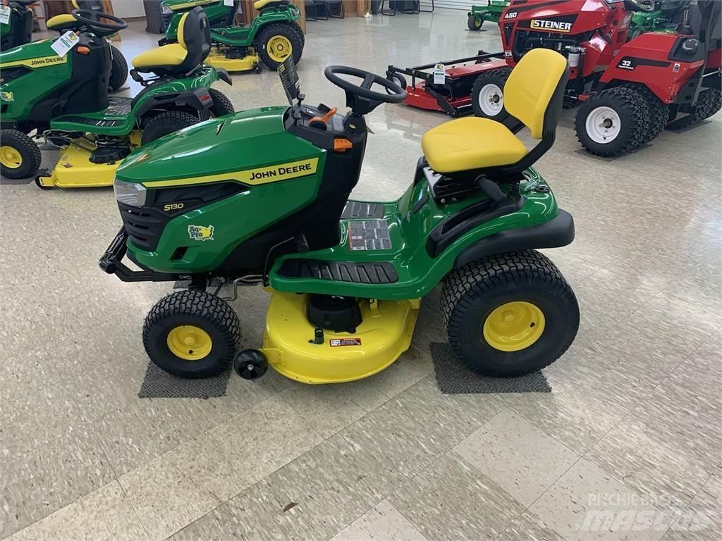 John Deere S130 ركوب الحشائش