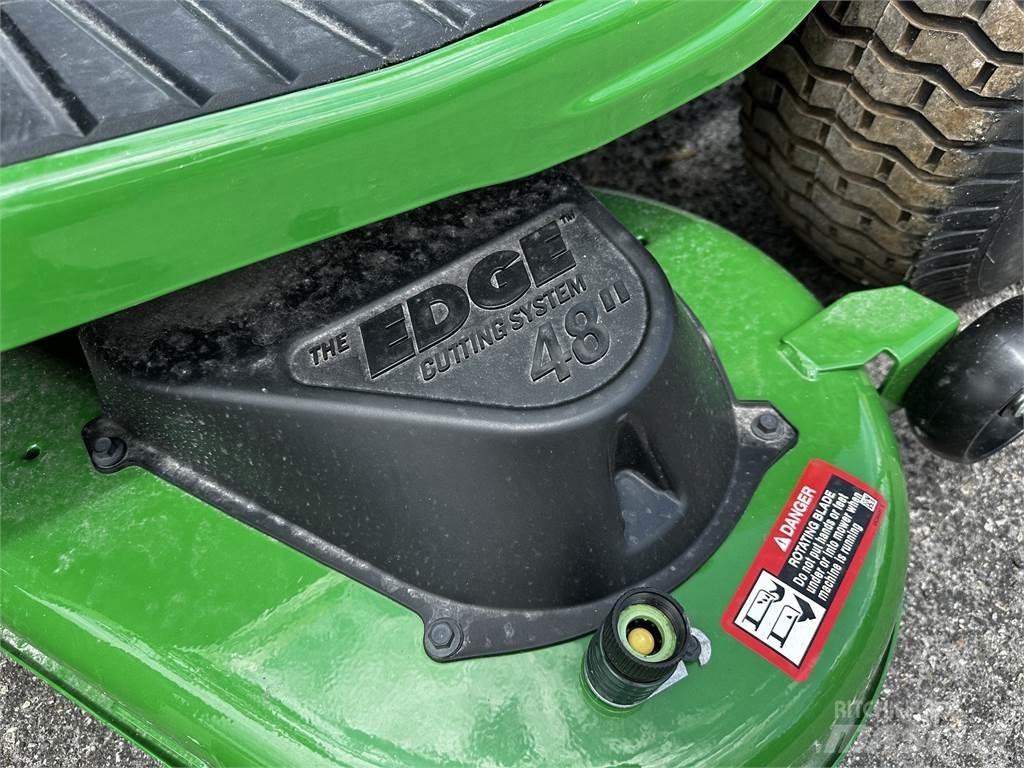 John Deere S140 ركوب الحشائش