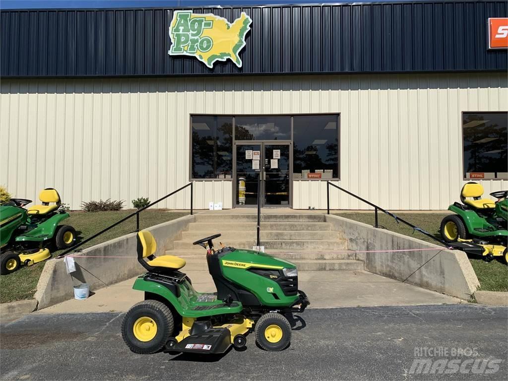 John Deere S140 ركوب الحشائش