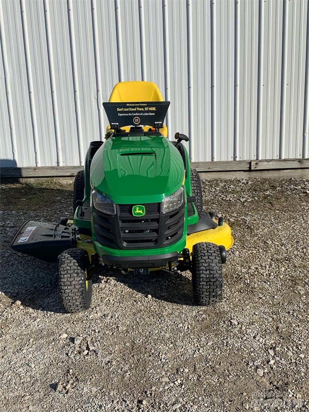 John Deere S140 ركوب الحشائش