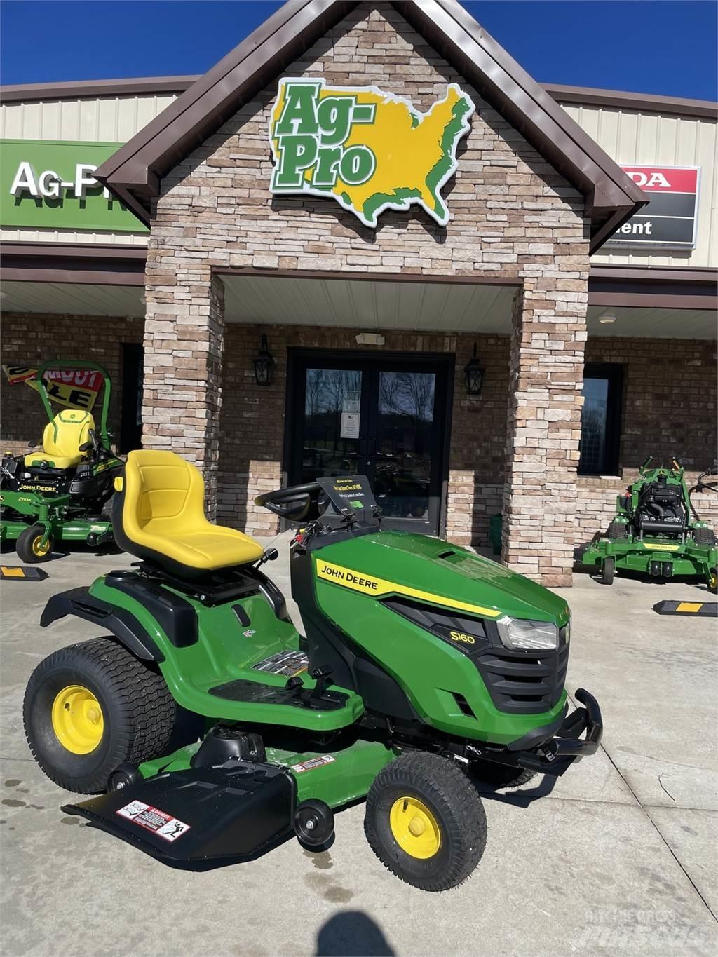 John Deere S160 جرارات مدمجة