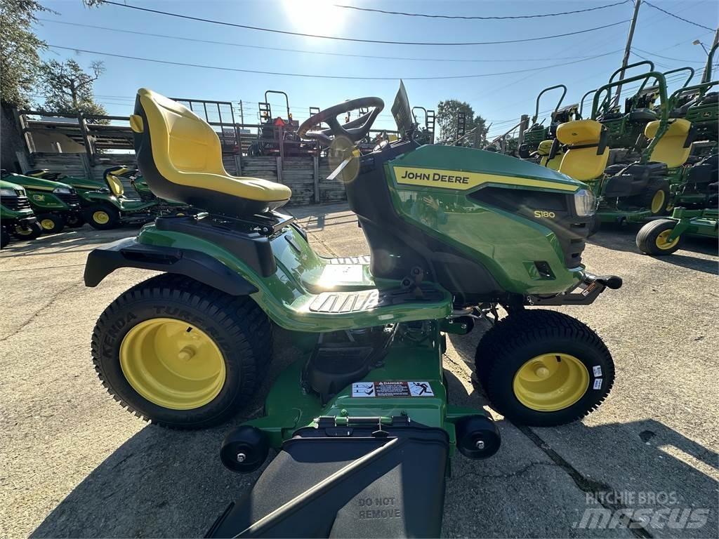 John Deere S180 جرارات مدمجة