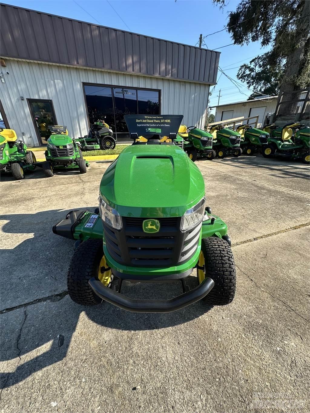 John Deere S180 جرارات مدمجة