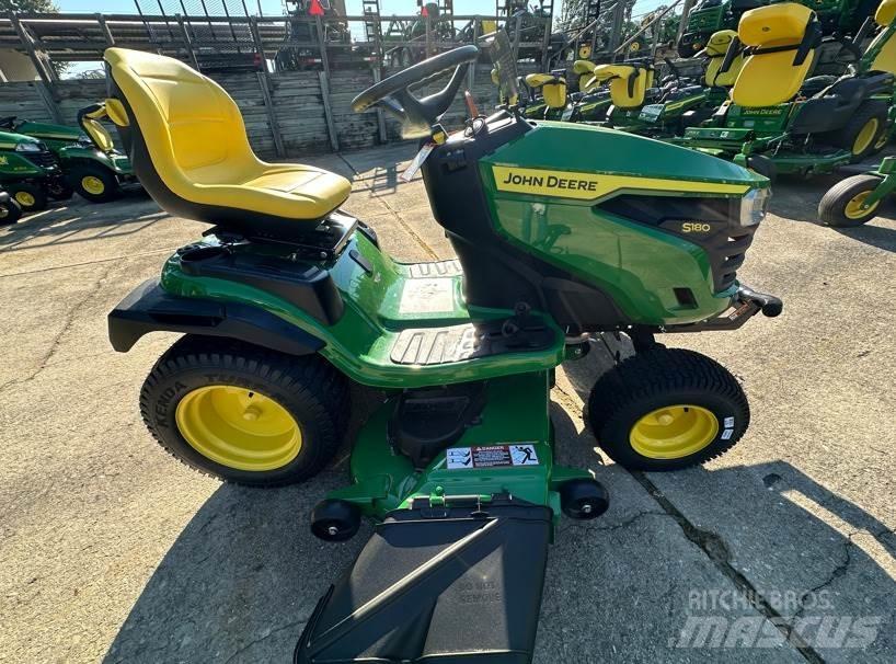 John Deere S180 جرارات مدمجة