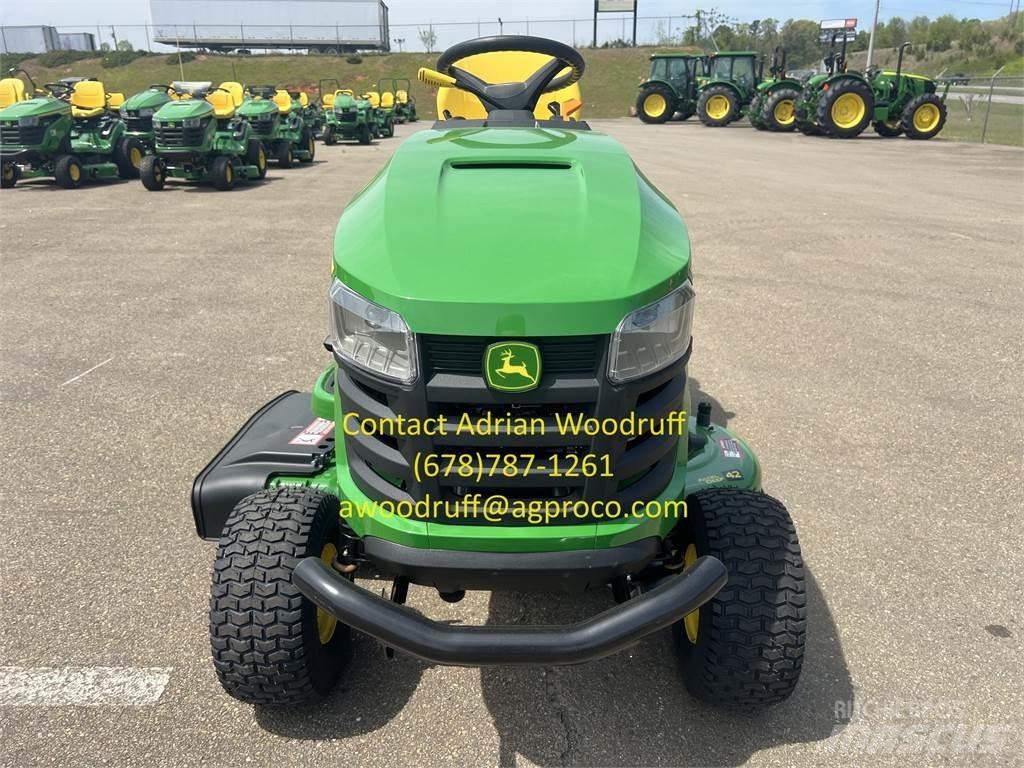 John Deere S220 ركوب الحشائش