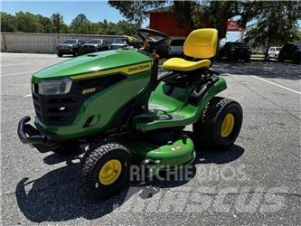 John Deere S220 ركوب الحشائش