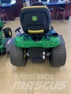 John Deere S220 ركوب الحشائش