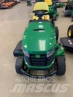 John Deere S220 ركوب الحشائش