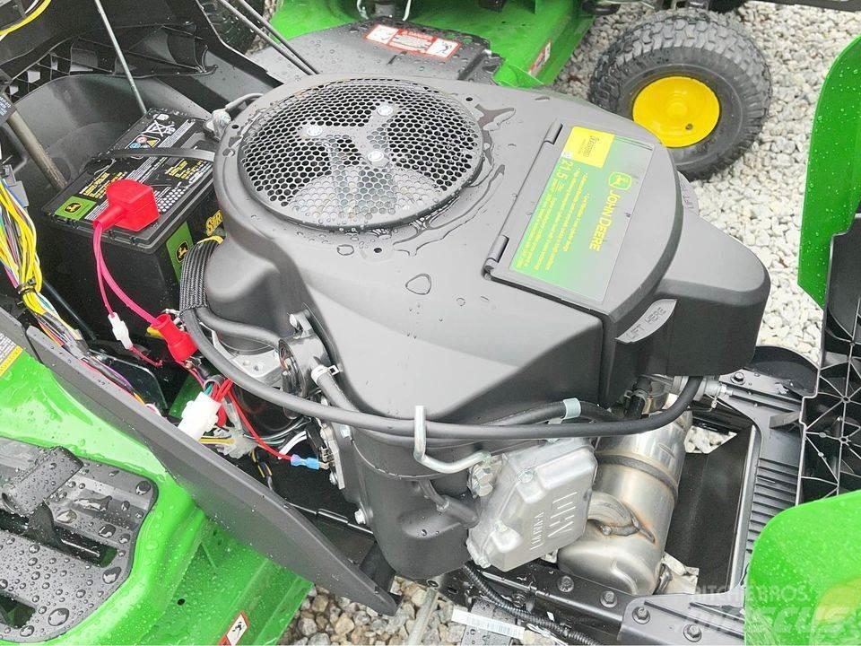 John Deere S240 جرارات مدمجة