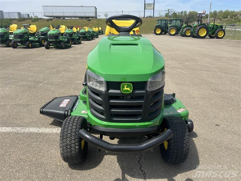 John Deere S240 جرارات مدمجة