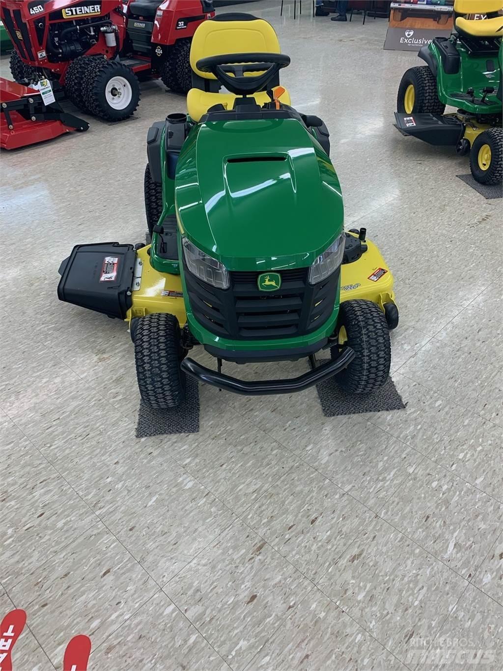 John Deere S240 جرارات مدمجة