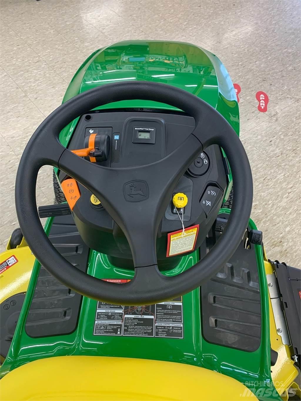 John Deere S240 جرارات مدمجة