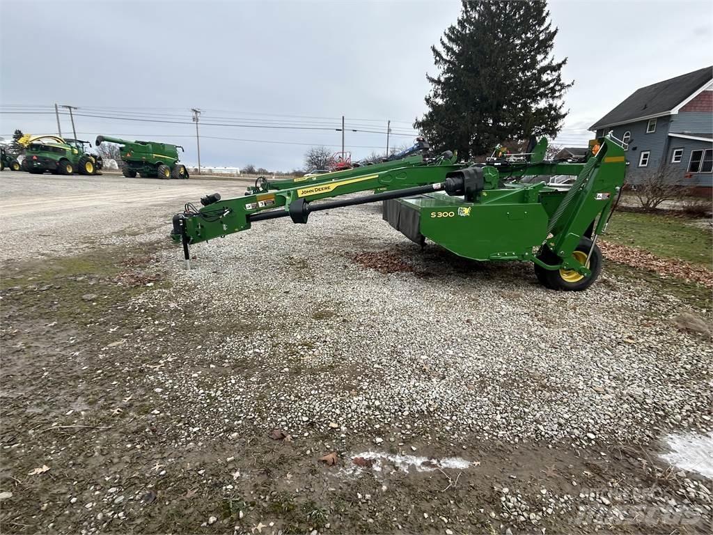 John Deere S300 جزازات مكيفات