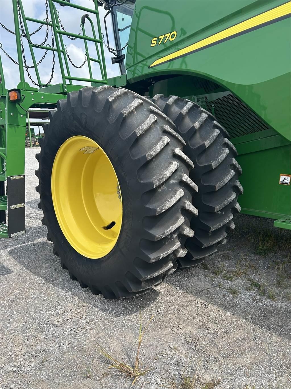 John Deere S770 حصادات