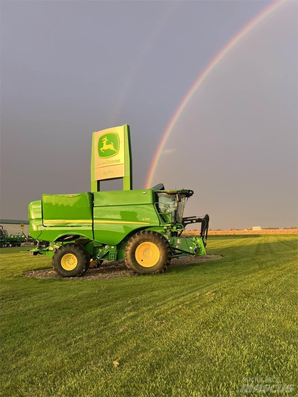 John Deere S770 حصادات