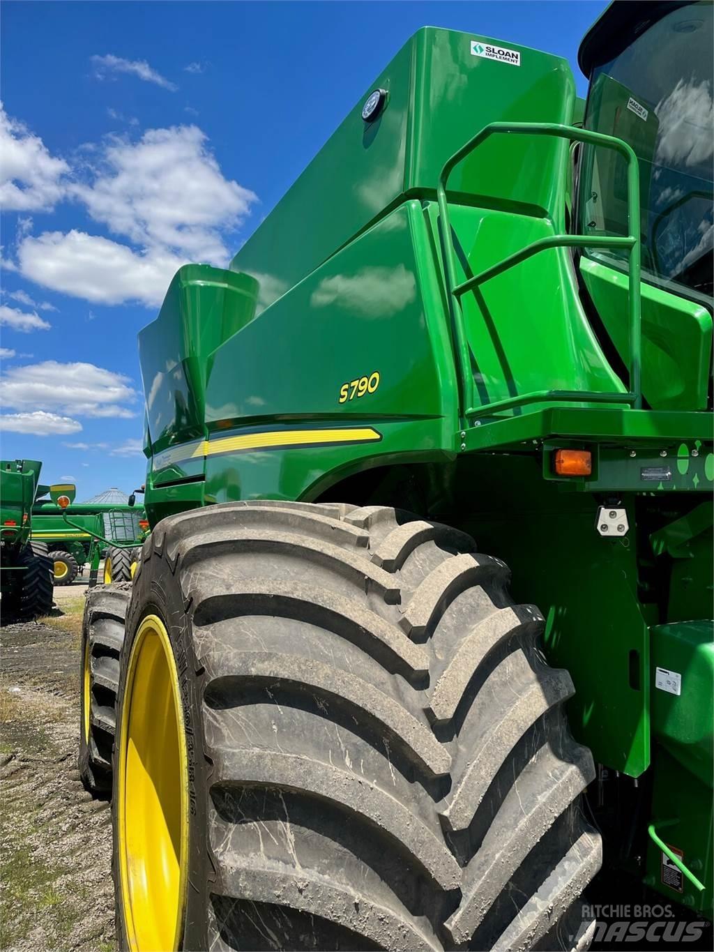 John Deere S790 حصادات