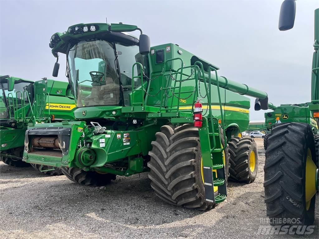 John Deere S790 حصادات