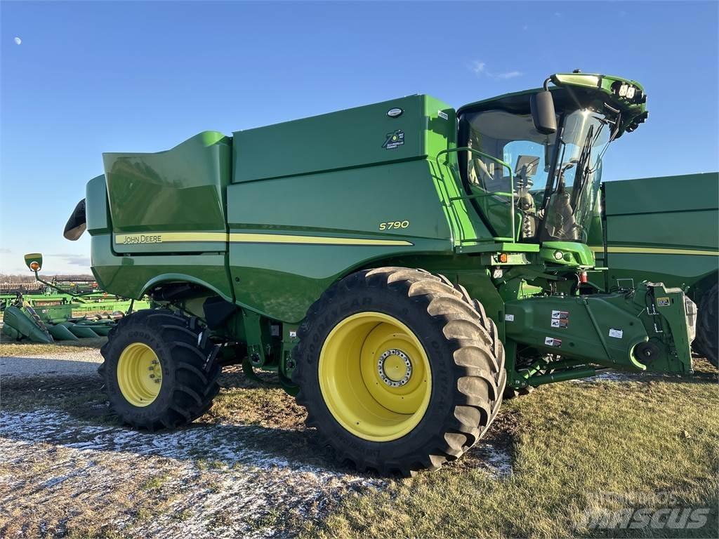 John Deere S790 حصادات