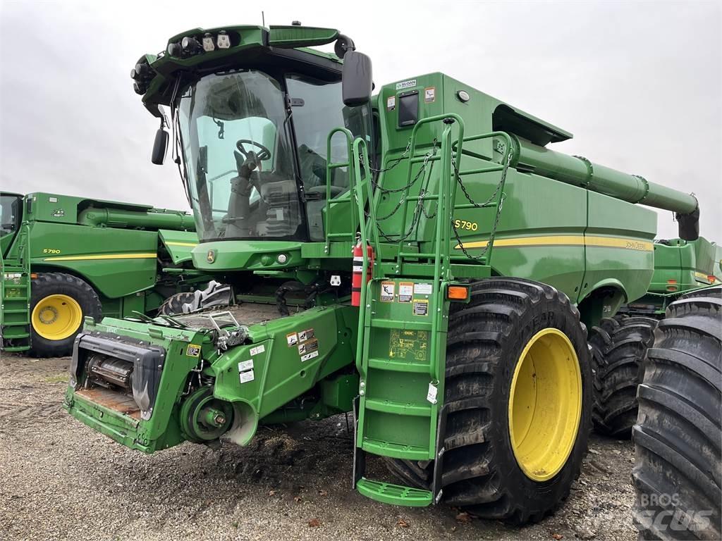 John Deere S790 حصادات