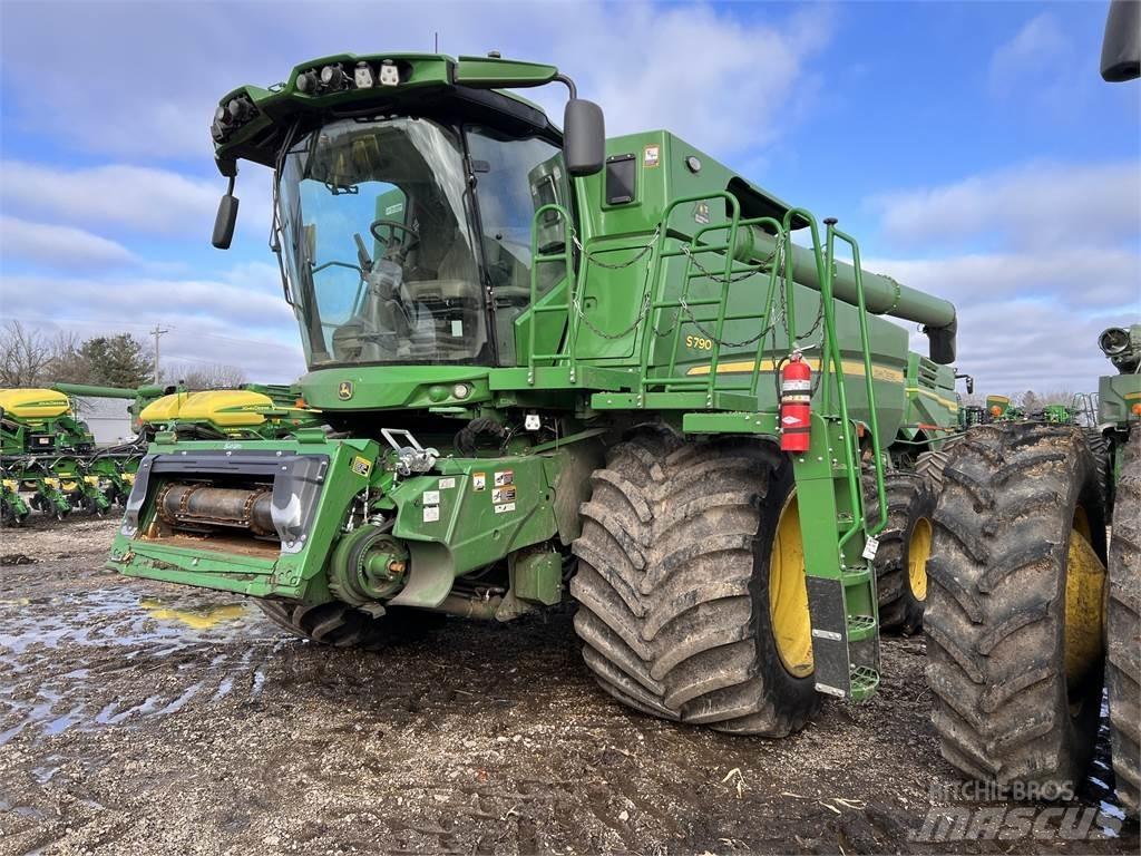 John Deere S790 حصادات