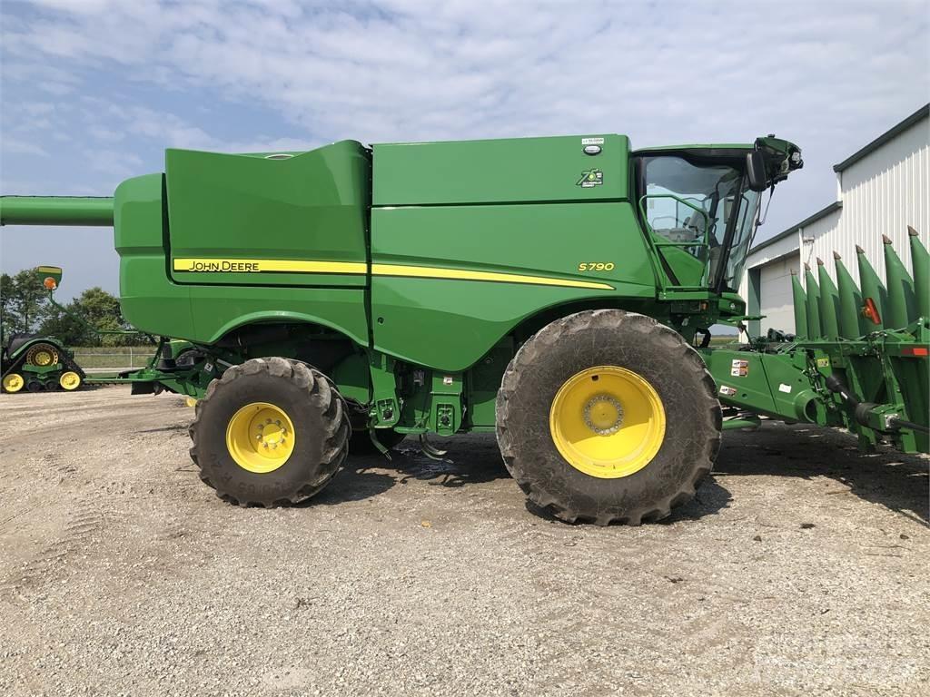 John Deere S790 حصادات