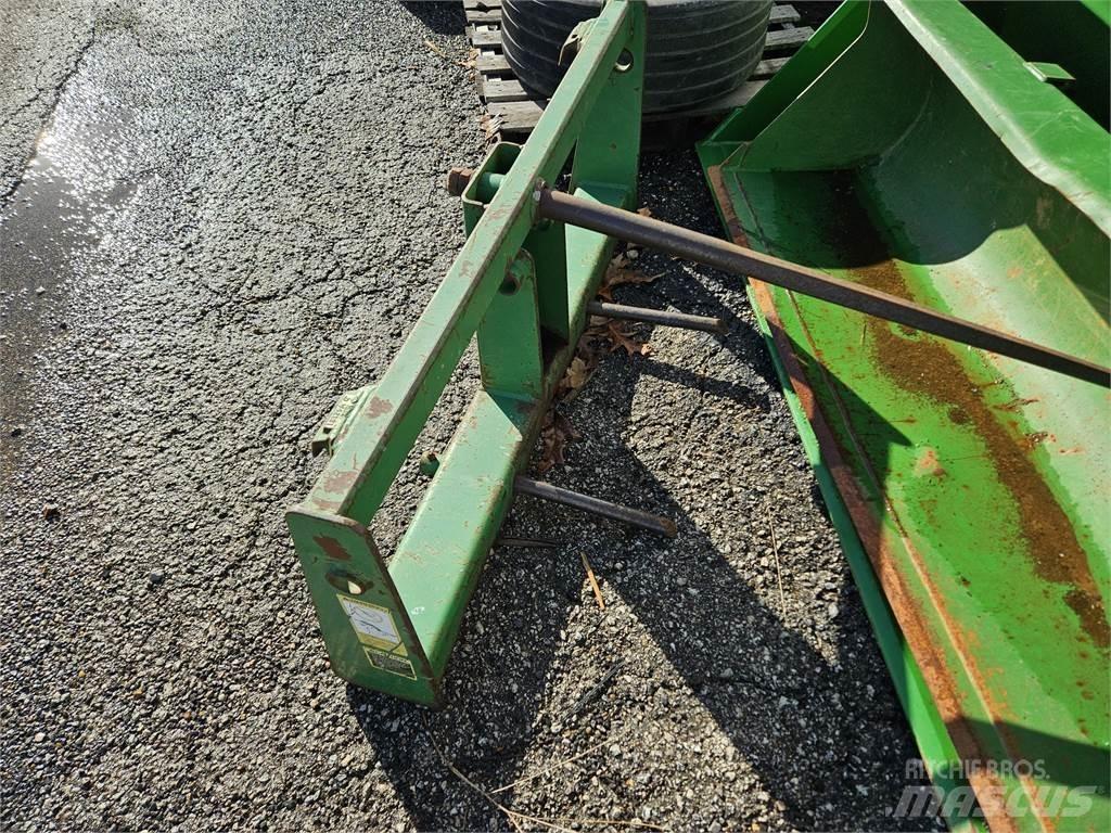 John Deere SE معدات أخرى لحصاد العلف