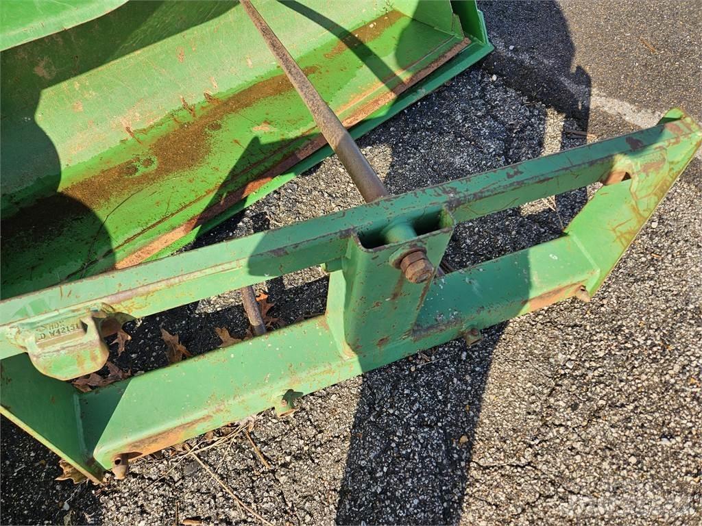 John Deere SE معدات أخرى لحصاد العلف