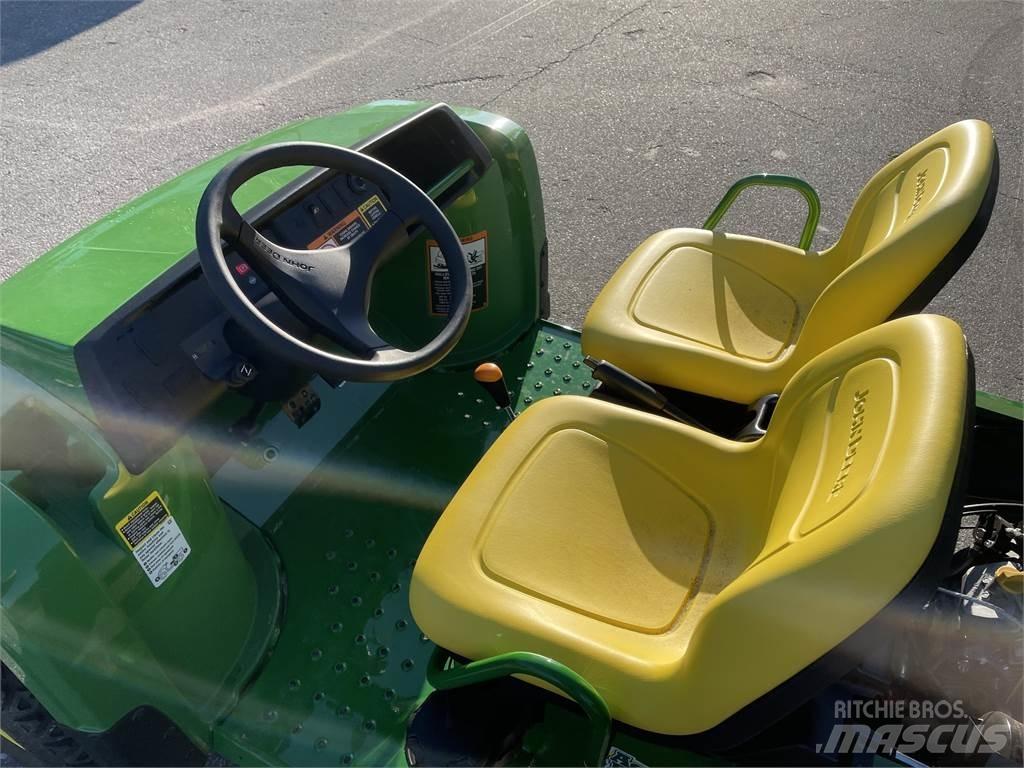 John Deere TX ماكينات منفعة عامة